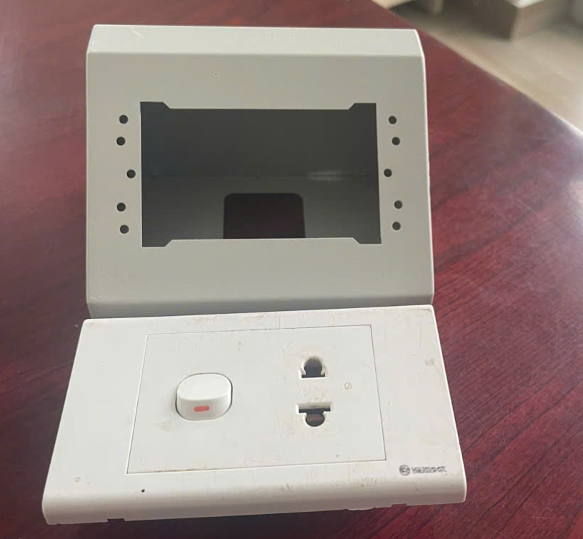 ảnh tháo rời ổ điện bàn thí nghiệm