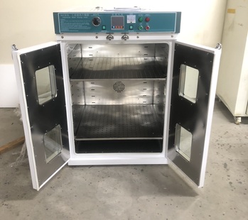 Tủ sấy 640 l&iacute;t Xingchen DFG-4AB